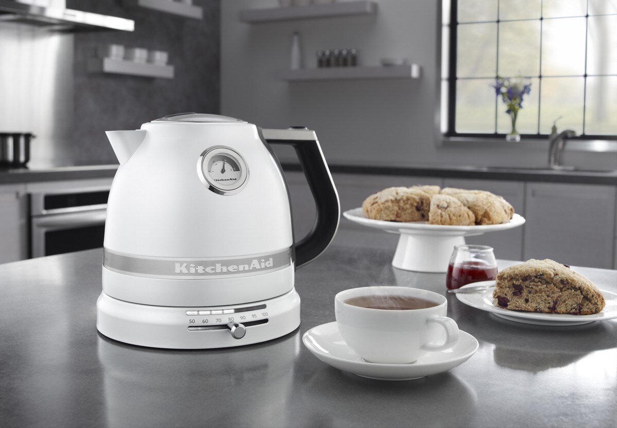 1.5 L Pro Line® Series Electric Kettle - Frosted Pearl White - Image 2