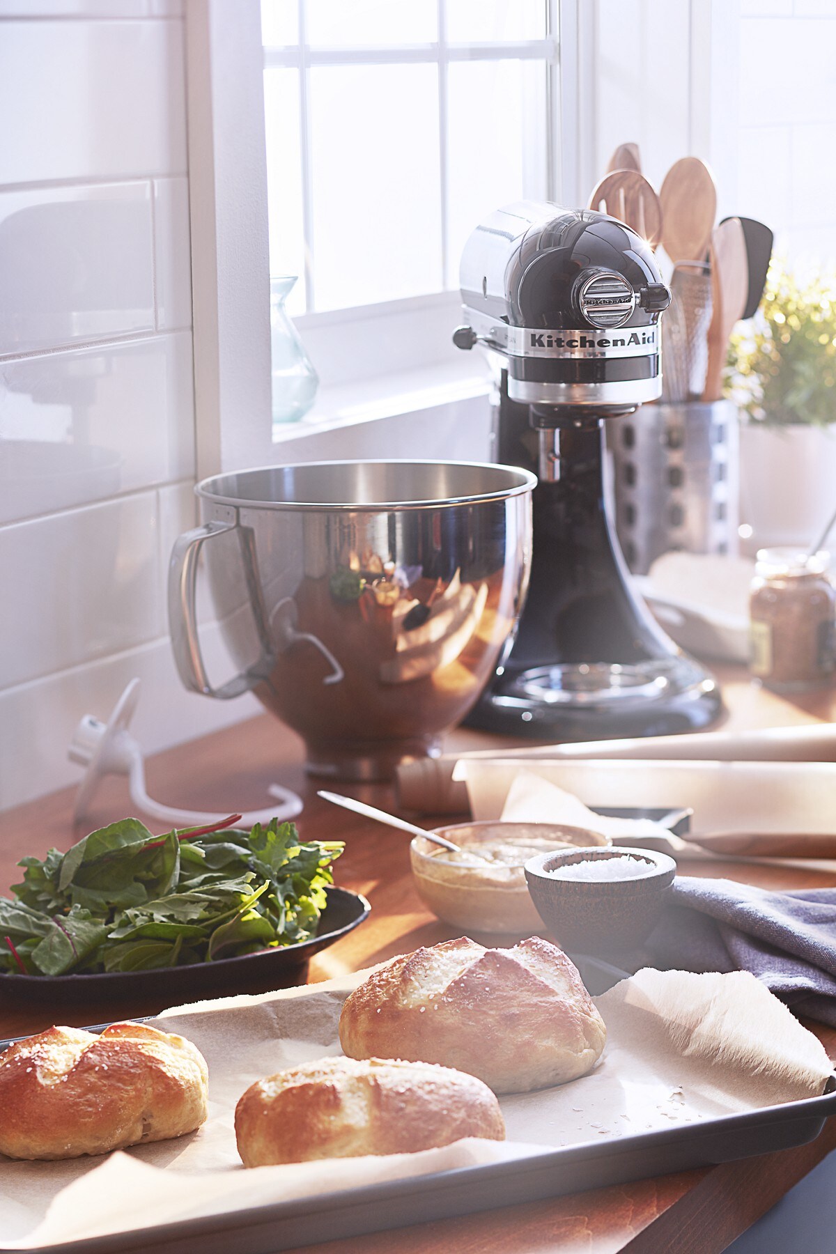 Value Bundle Artisan® Series 5 Quart Tilt-Head Stand Mixer with Flex Edge Beater - Onyx Black - Image 4